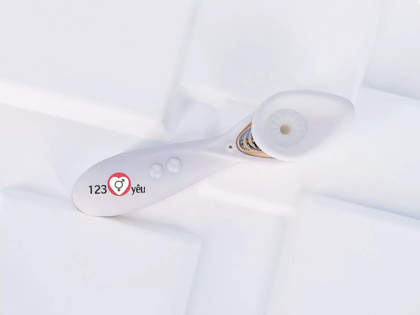 Máy mát-xa âm đạo YEAIN Scent Wave với công nghệ hút & rung đỉnh cao