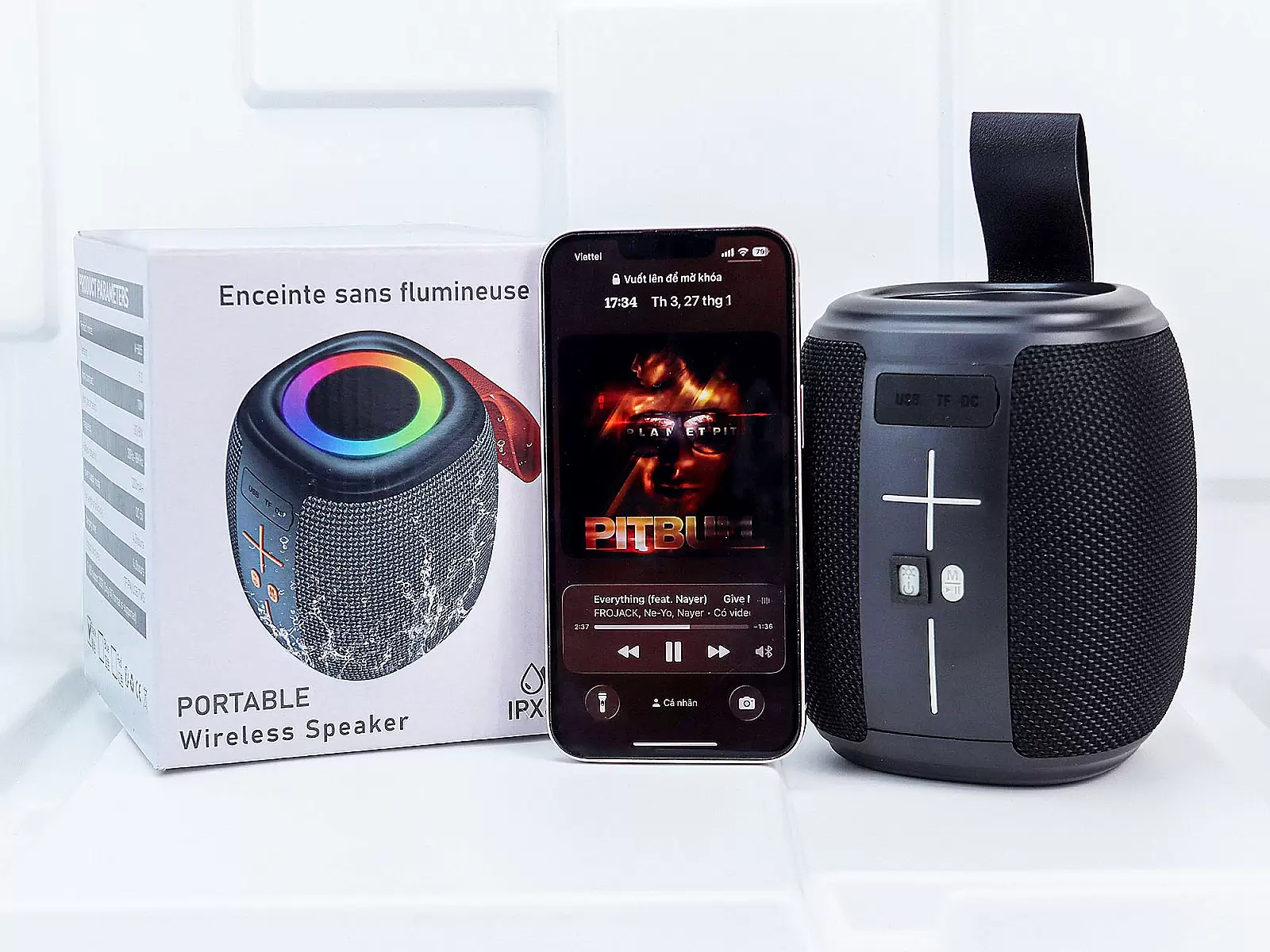 Loa Bluetooth V-805 âm thanh mạnh mẽ, LED đổi màu, chống nước IPX4