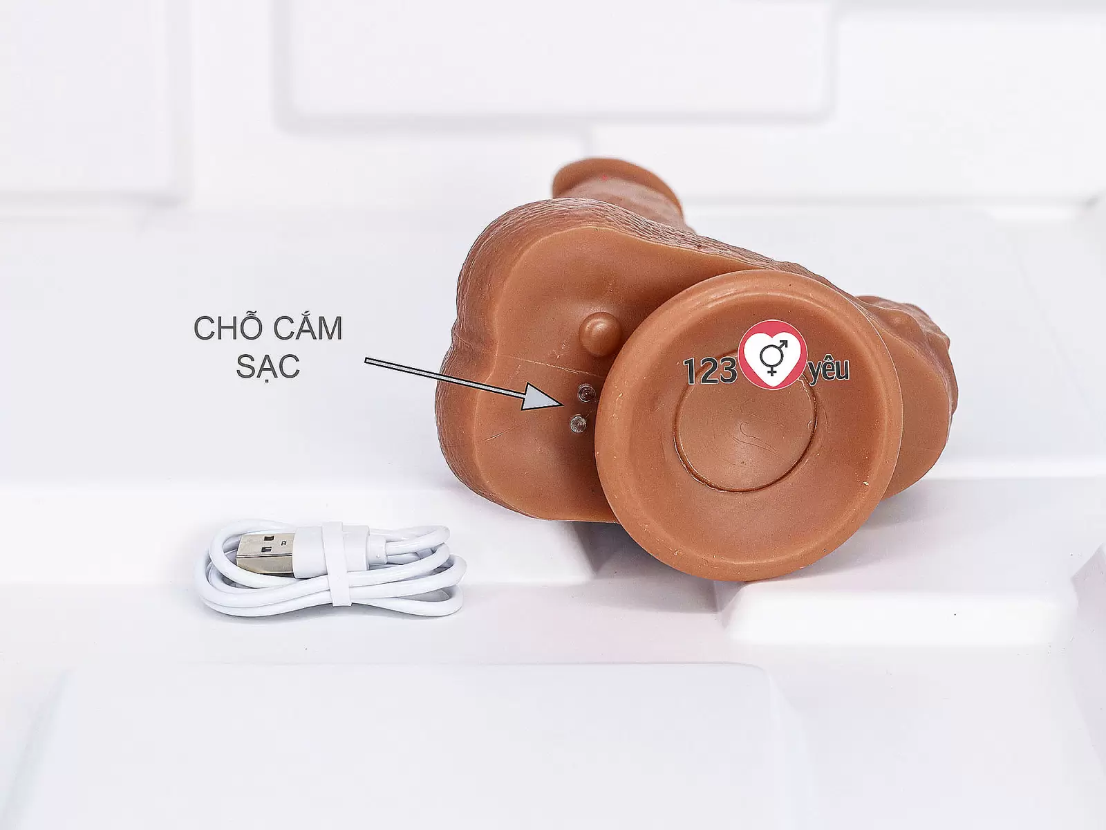 Dương vật giả có đế Dildo đầu và nhánh lưỡi liếm kèm điều khiển từ xa