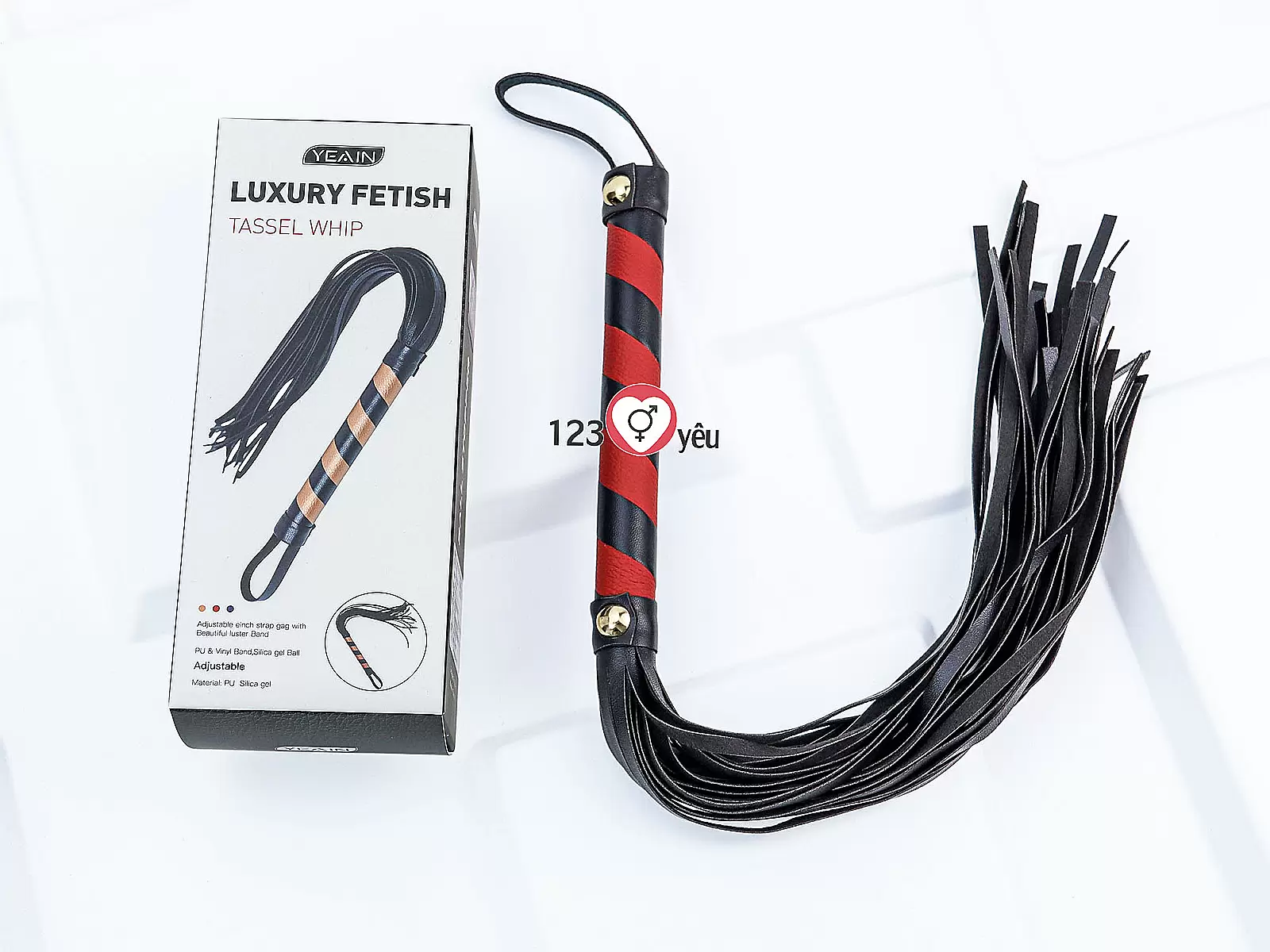 Đồ chơi bạo dâm roi da Luxury Fetish 3 màu