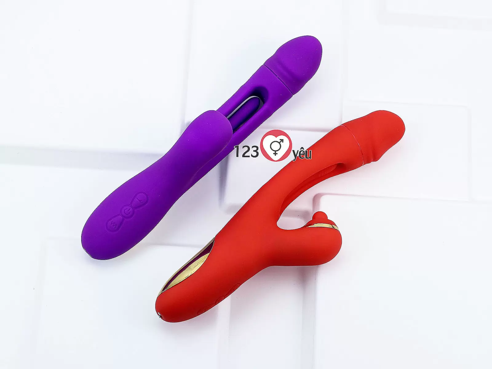 Máy massage lưỡi liếm đa năng có nhánh pin sạc