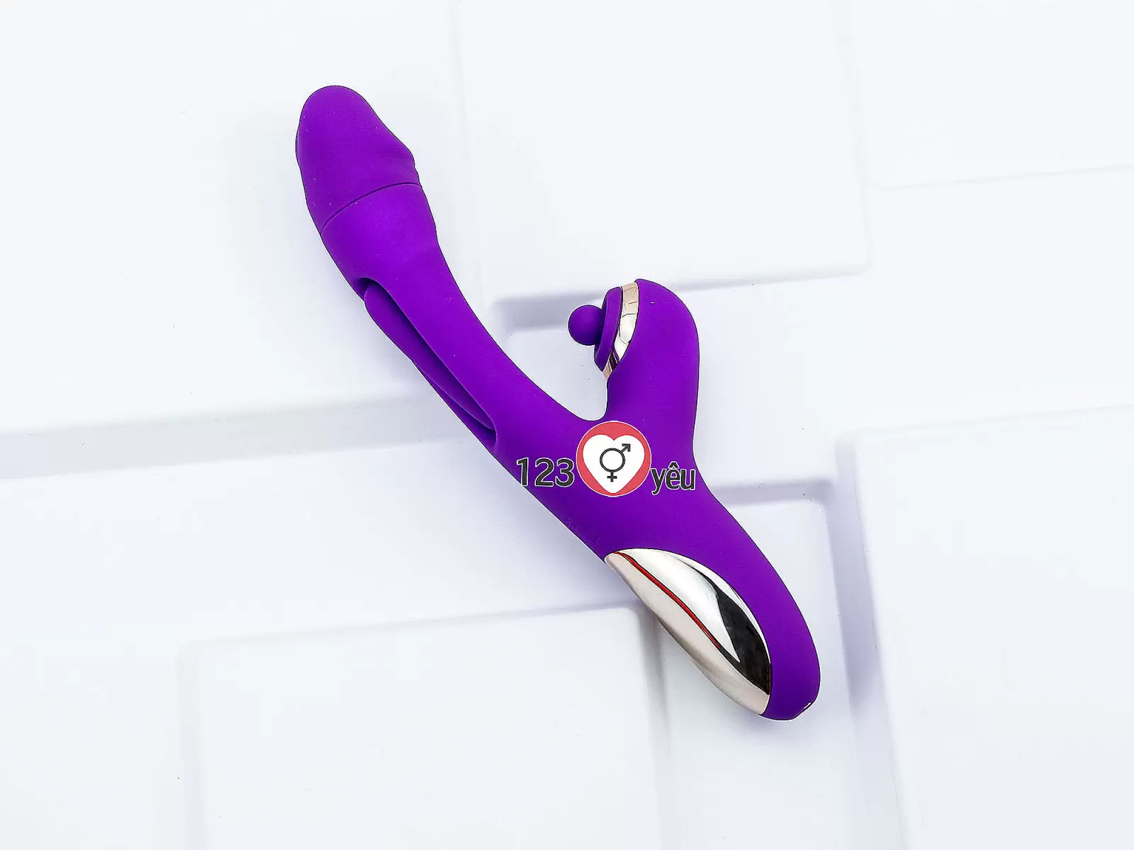 Máy massage lưỡi liếm đa năng có nhánh pin sạc