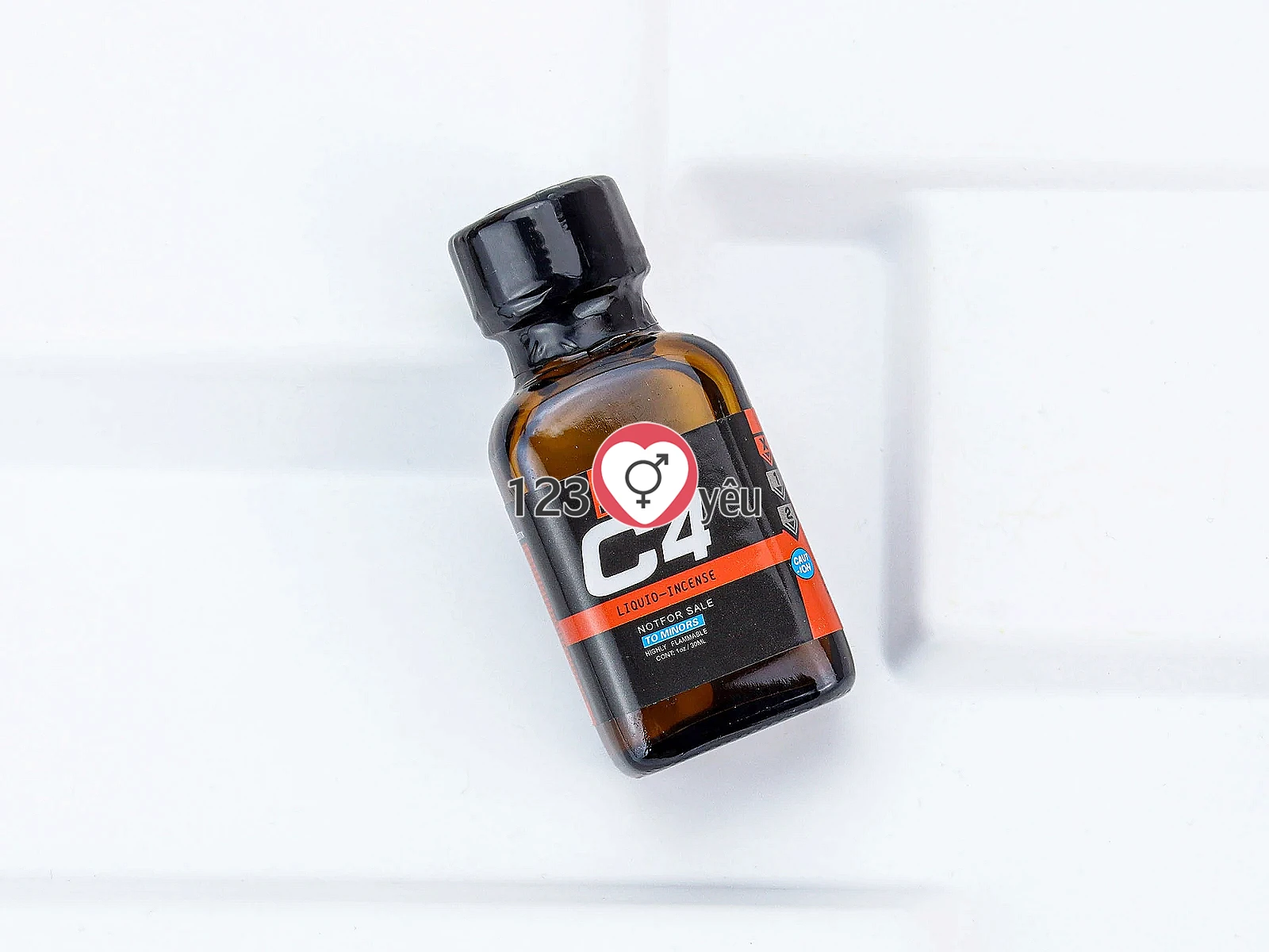 Chai hít C4 Liquid Incense Red 30ml tăng cảm giác khoái cảm