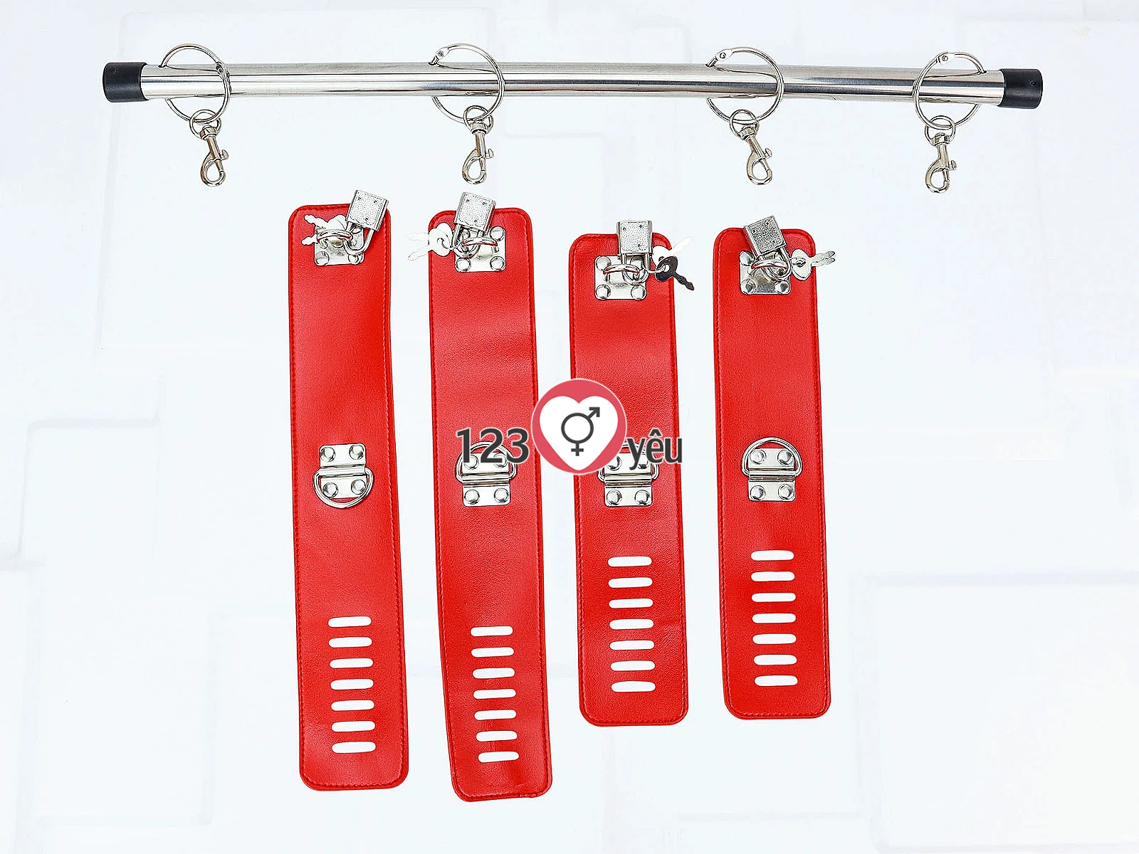 Bondage còng tay chân phụ kiện nhập vai tăng thêm sự mới lạ cho các cặp đôi