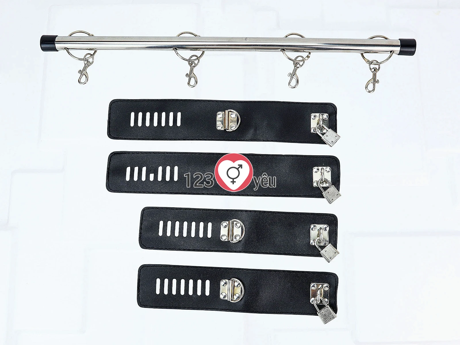 Bondage còng tay chân phụ kiện nhập vai tăng thêm sự mới lạ cho các cặp đôi