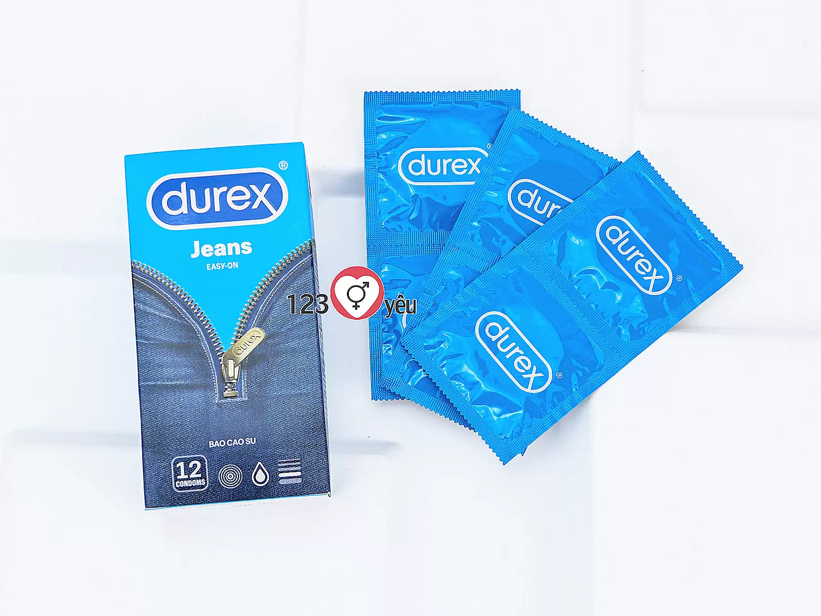 Bao cao su Durex Jeans Easy On giúp giảm ma sát, hỗ trợ cuộc yêu mượt mà