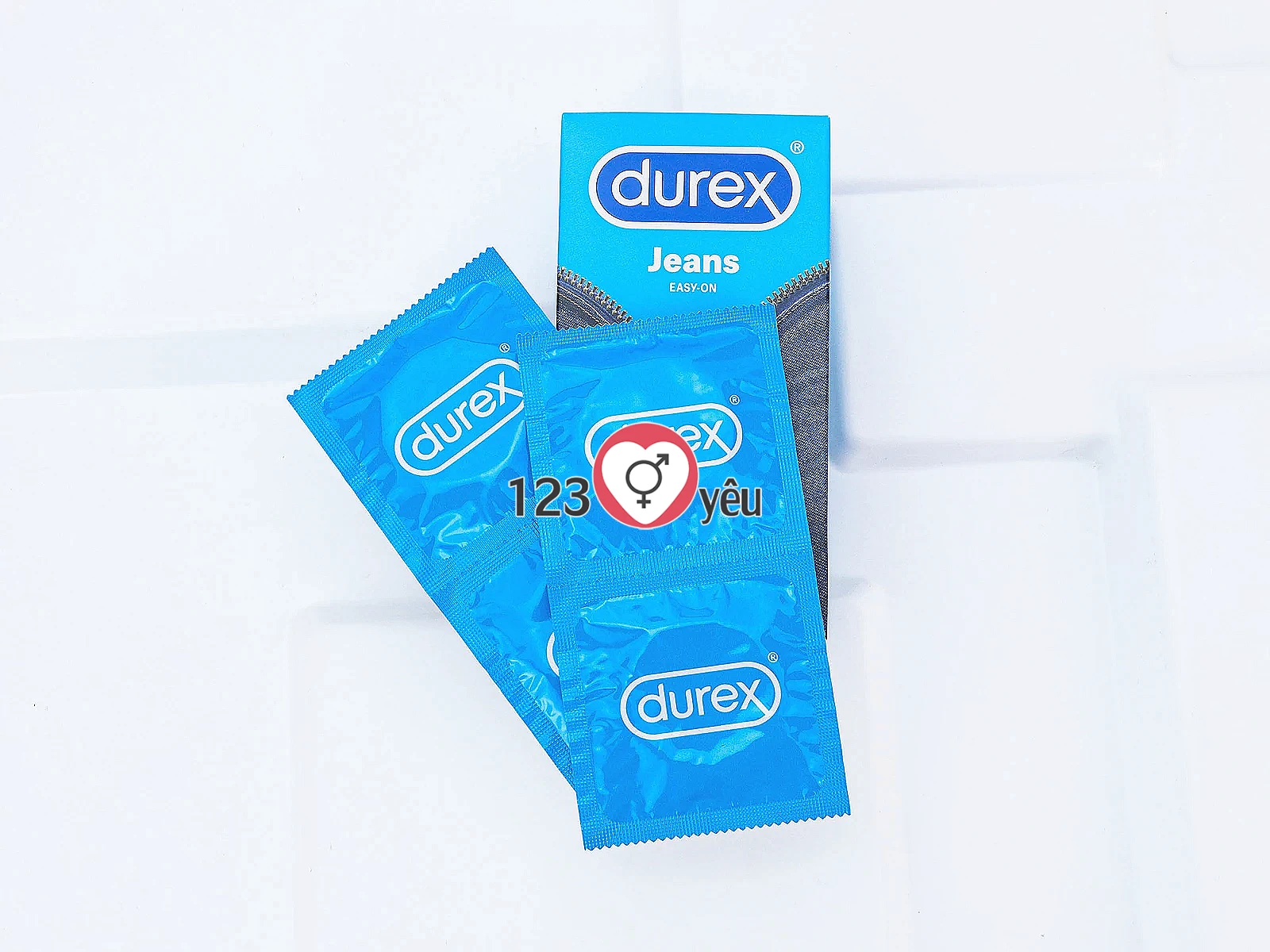 Bao cao su Durex Jeans Easy On giúp giảm ma sát, hỗ trợ cuộc yêu mượt mà