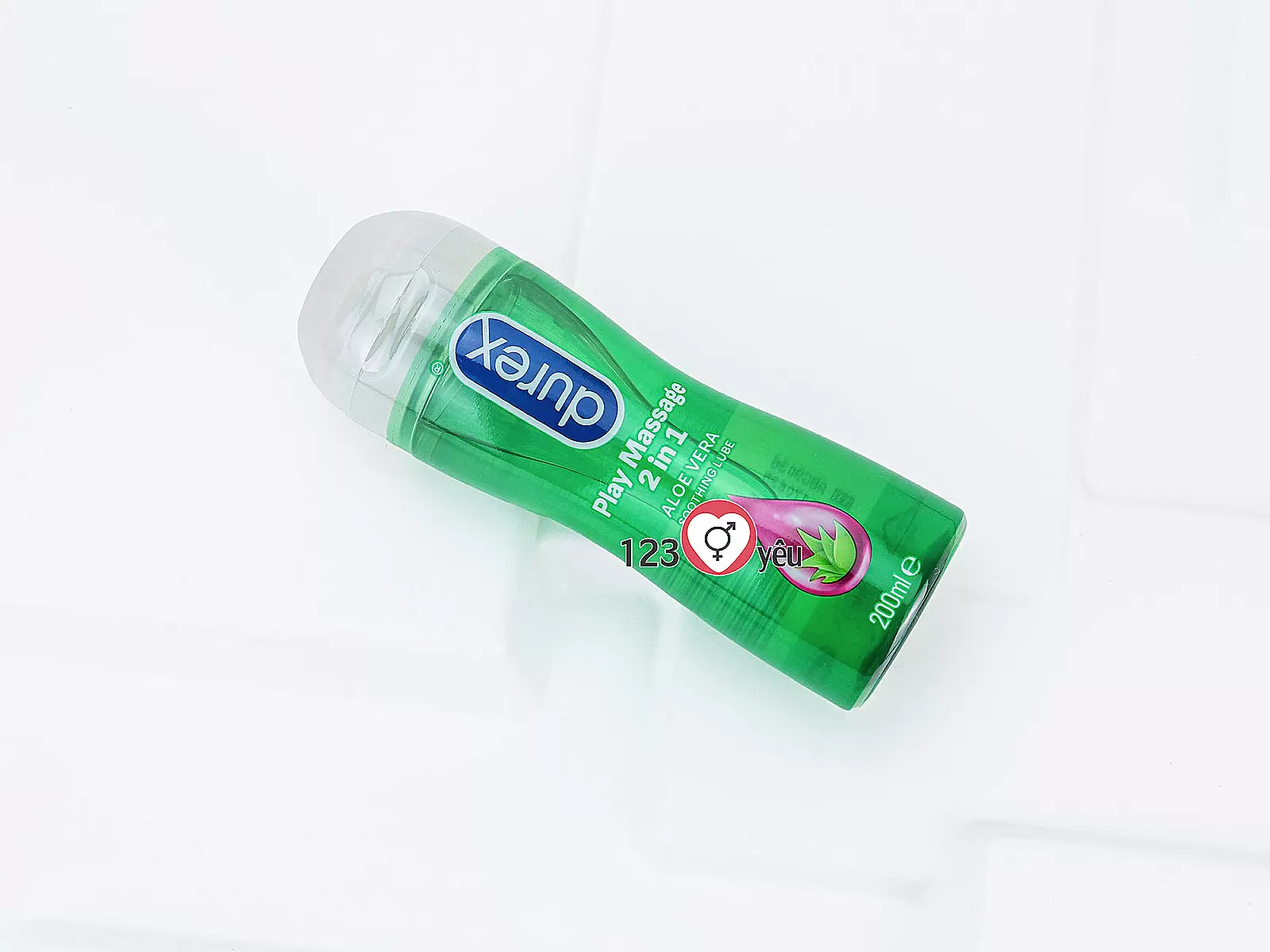 Gel bôi trơn gốc nước Durex Play Massage 2in1 tăng độ ẩm và giảm khó chịu khi quan hệ