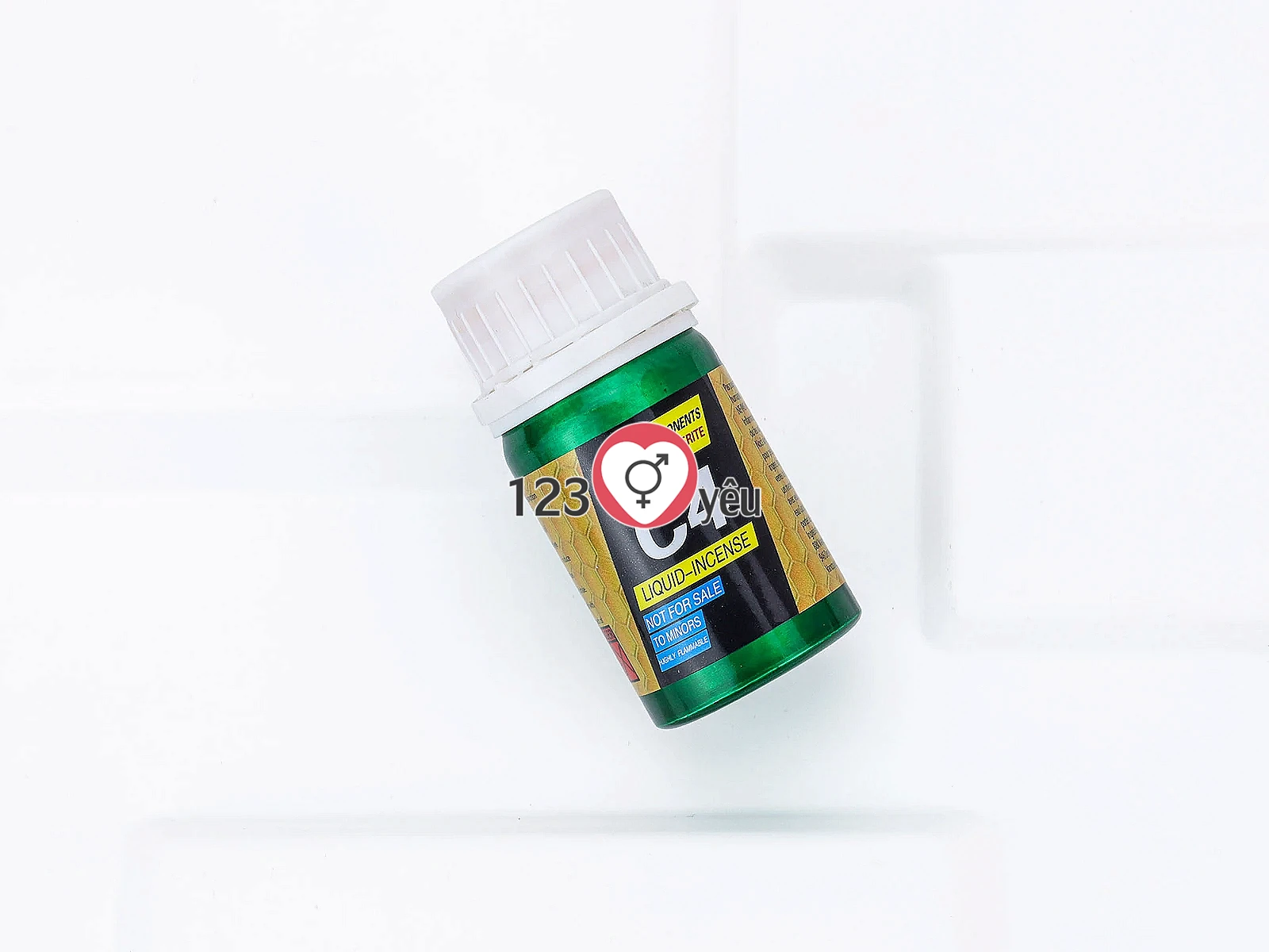Chai hít khô C4 Liquid Incense tăng cảm giác hưng phấn giúp cơ thể thư giãn tối đa